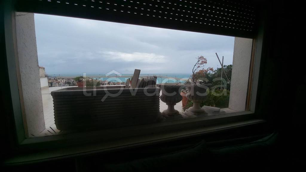appartamento in vendita ad Ancona in zona Borgo Rodi
