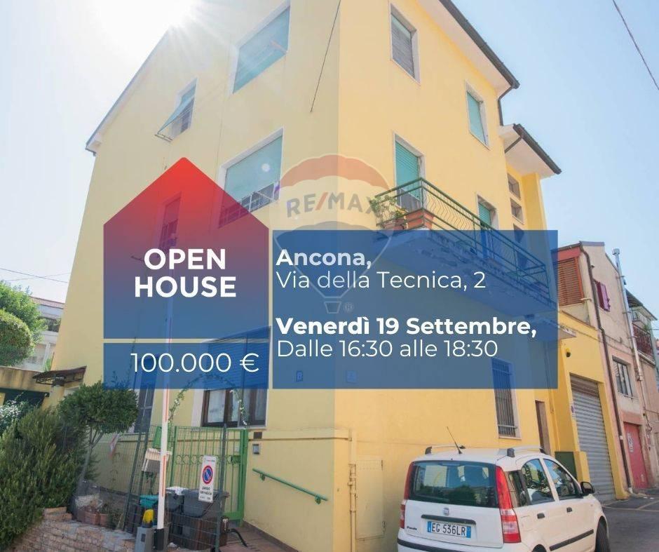 appartamento in vendita ad Ancona in zona Palombare
