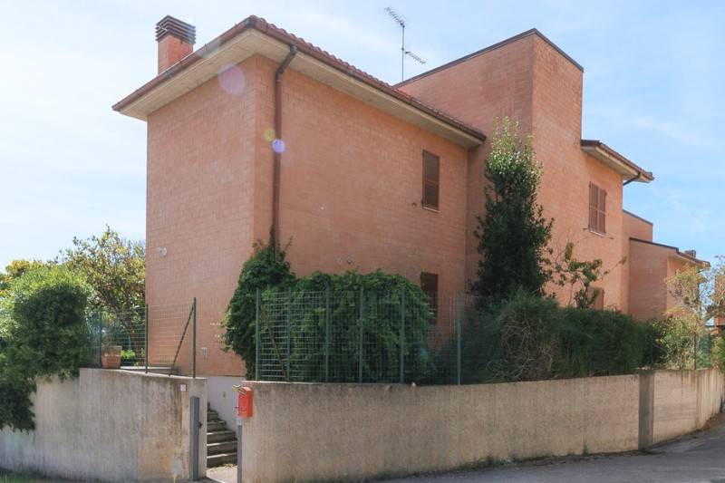 casa indipendente in vendita ad Ancona
