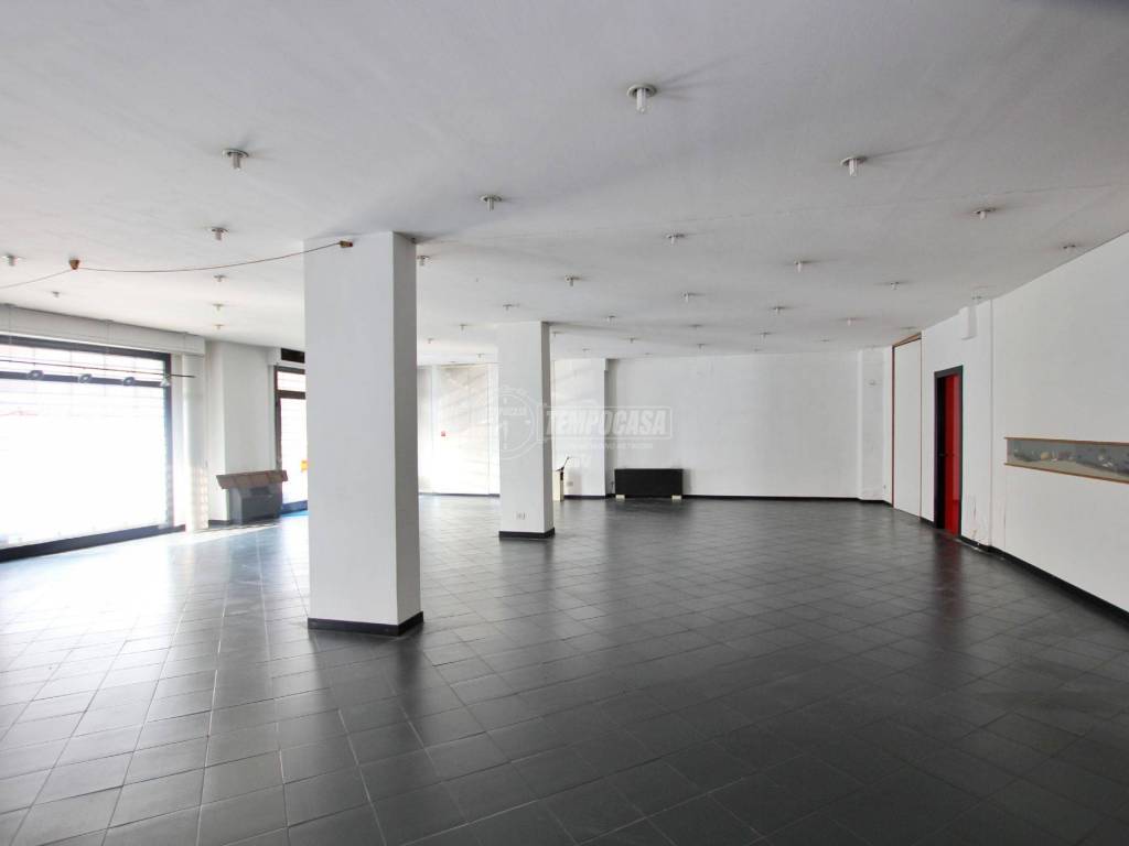negozio in vendita ad Ancona