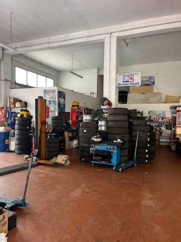negozio in vendita ad Ancona in zona Tavernelle