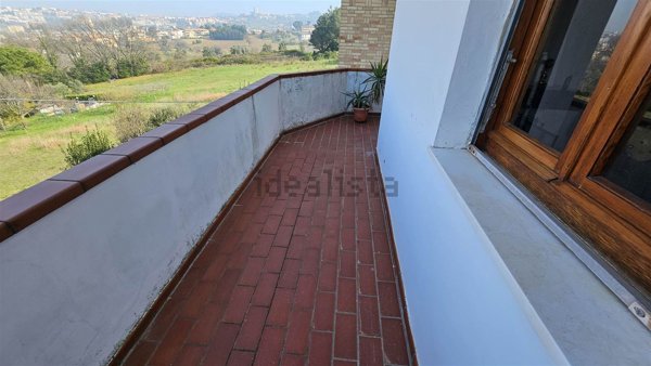 appartamento in vendita ad Ancona in zona Posatora