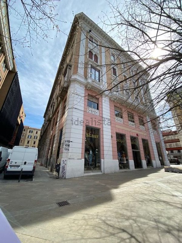 ufficio in vendita ad Ancona in zona Centro Storico