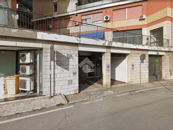 negozio in vendita ad Ancona in zona Piano San Lazzaro