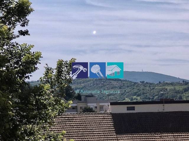appartamento in vendita ad Ancona in zona Montirozzo