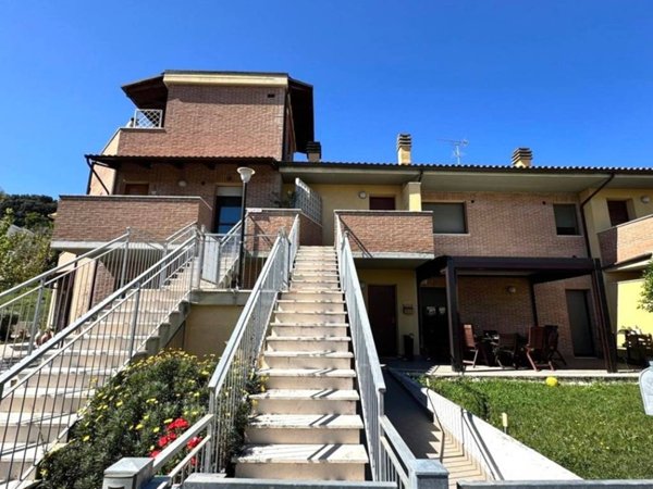 appartamento in vendita ad Ancona in zona Piano San Lazzaro