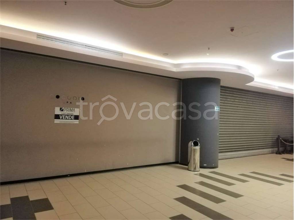 negozio in vendita ad Ancona in zona Baraccola