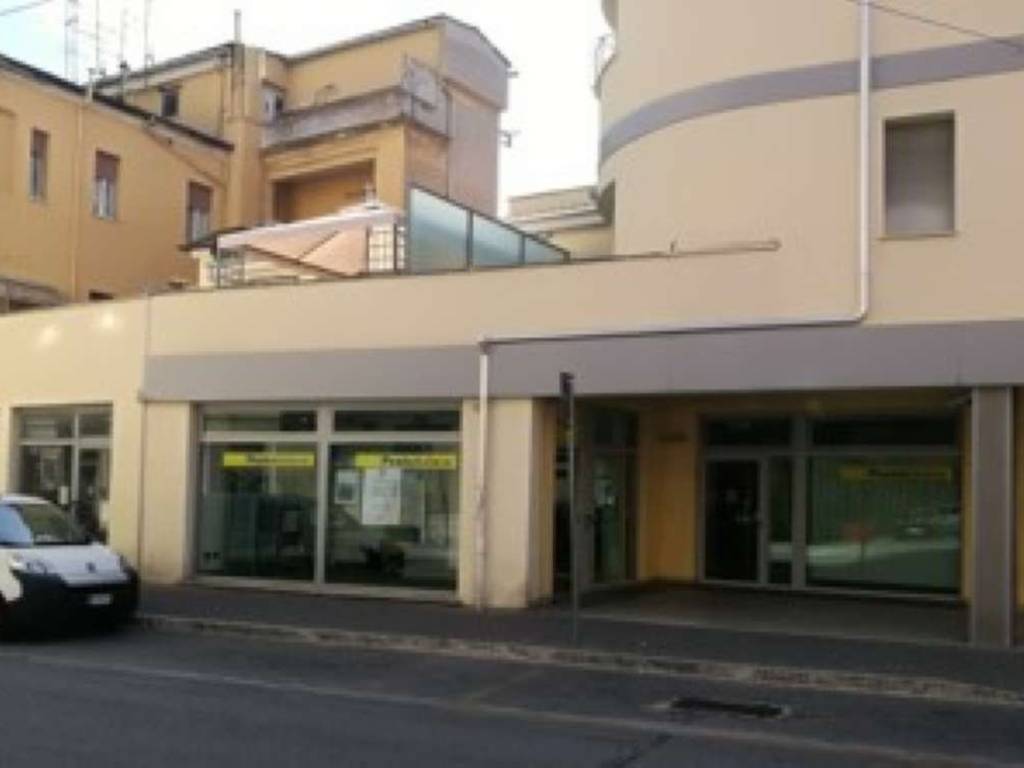 negozio in vendita ad Ancona in zona Piano San Lazzaro