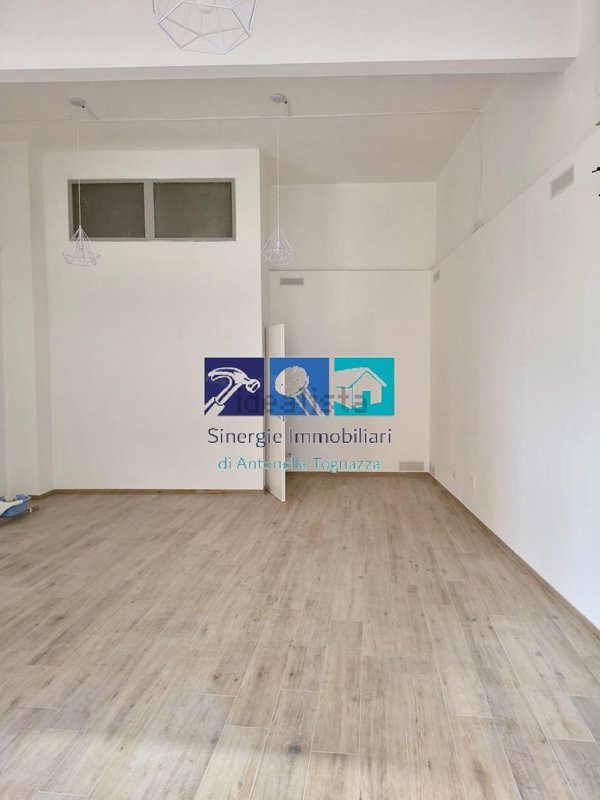 ufficio in vendita ad Ancona in zona Borgo Rodi