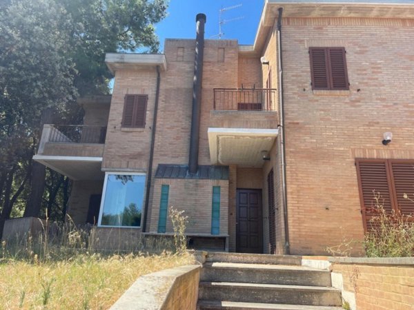 casa indipendente in vendita ad Ancona in zona Pietra La Croce