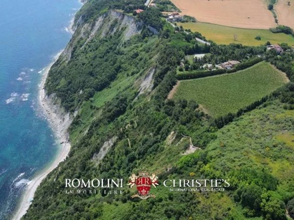 casa indipendente in vendita ad Ancona in zona Piano San Lazzaro