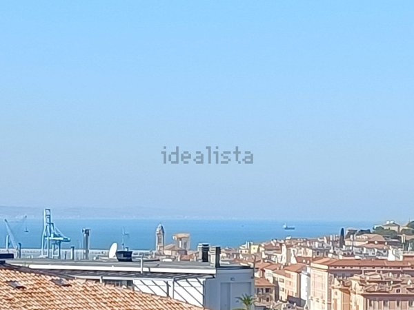 appartamento in vendita ad Ancona in zona Adriatico