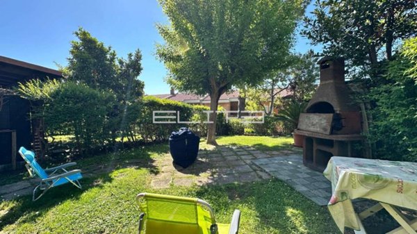 casa indipendente in vendita ad Ancona in zona Piano San Lazzaro