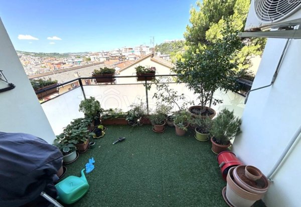 appartamento in vendita ad Ancona in zona Piano San Lazzaro