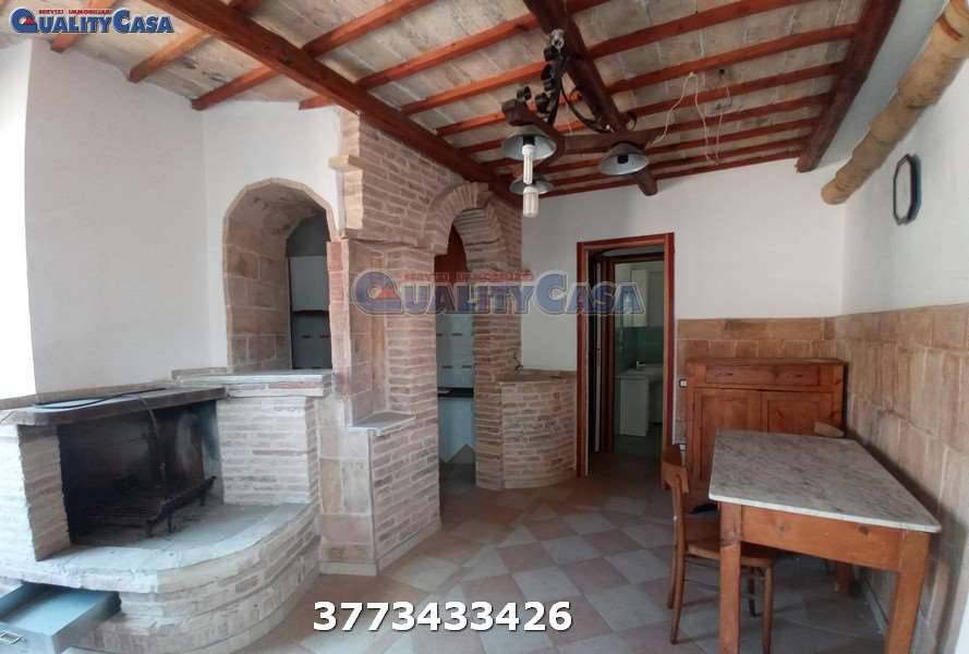 intera palazzina in vendita ad Ancona in zona Piano San Lazzaro