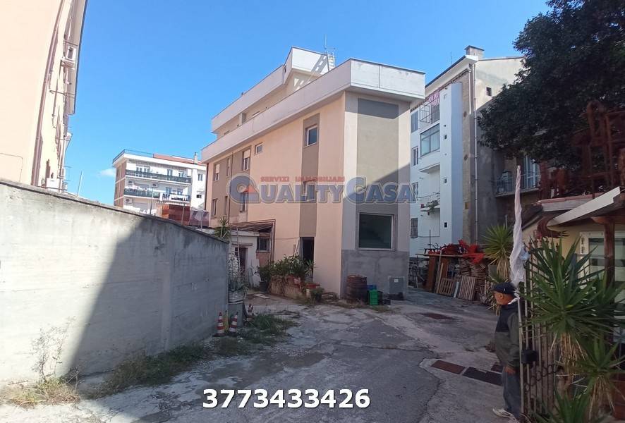 intera palazzina in vendita ad Ancona in zona Piano San Lazzaro