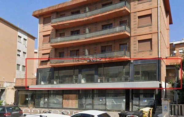 locale commerciale in vendita ad Ancona in zona Montirozzo
