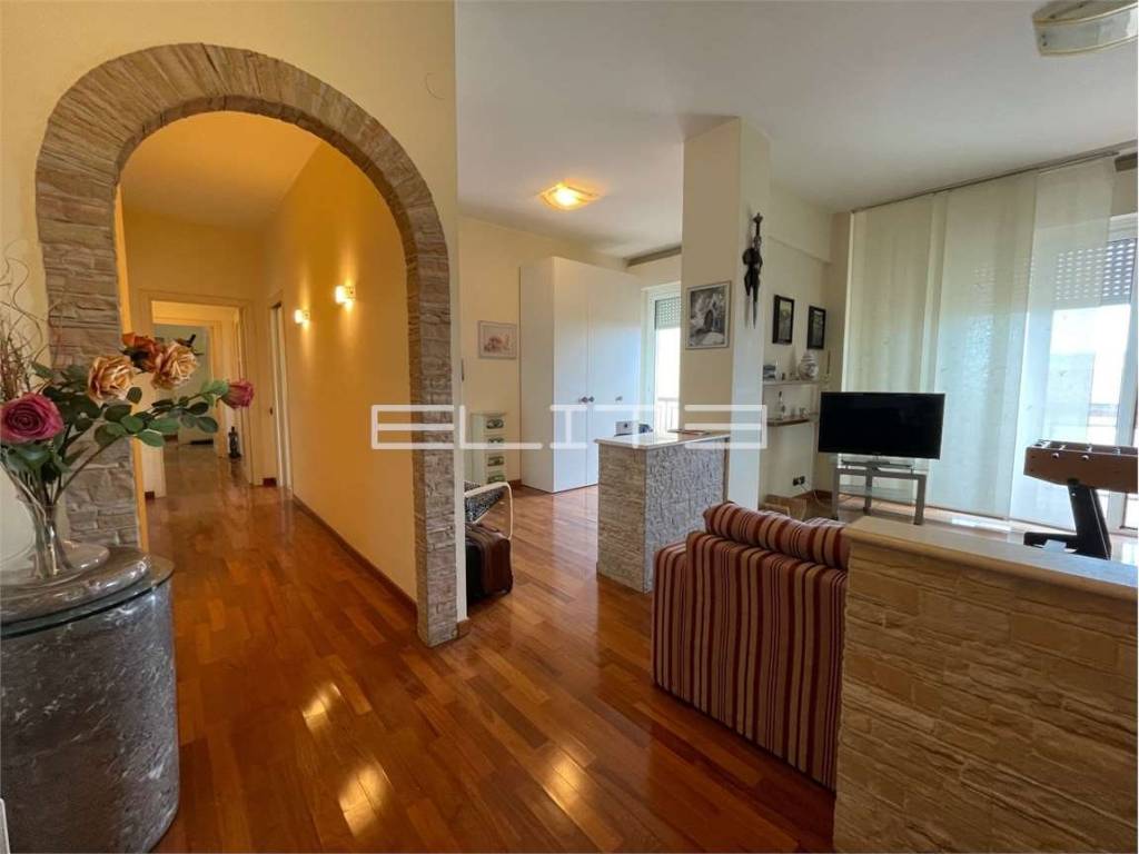 appartamento in vendita ad Ancona in zona Palombina Nuova