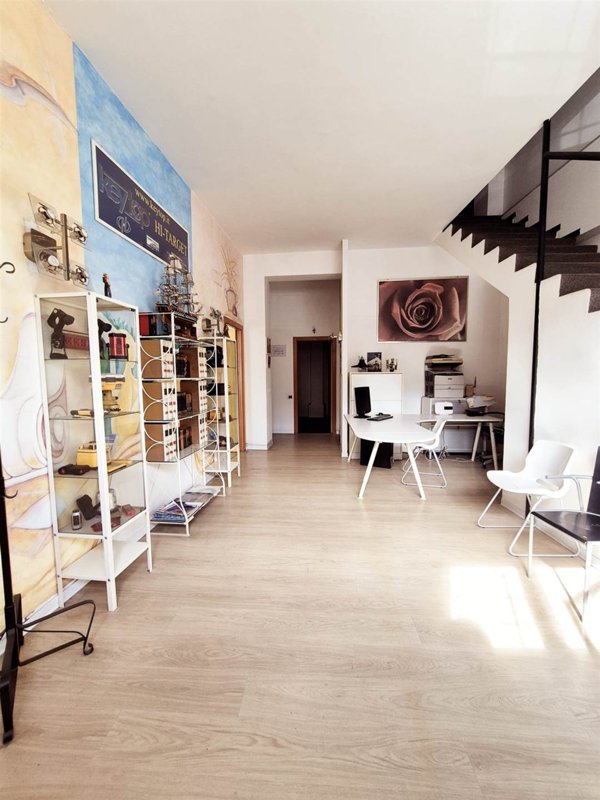 ufficio in vendita ad Ancona in zona Piano San Lazzaro