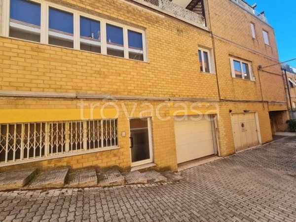 appartamento in vendita ad Ancona in zona Posatora