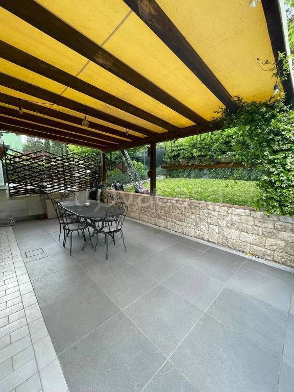 casa indipendente in vendita ad Ancona in zona Piano San Lazzaro