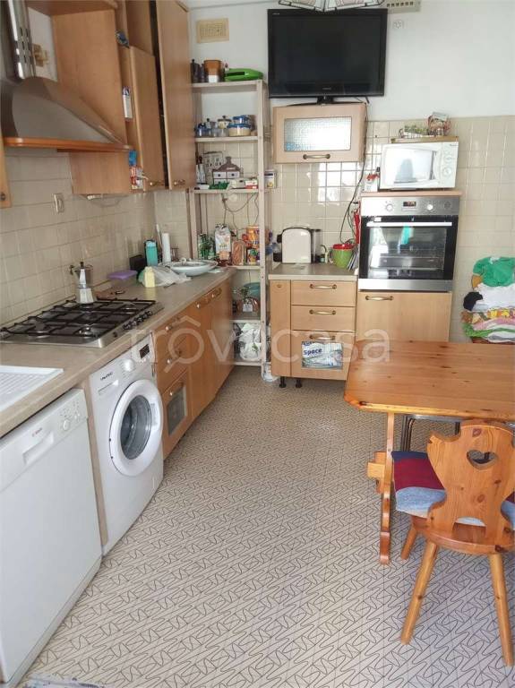 appartamento in vendita ad Ancona in zona Piano San Lazzaro