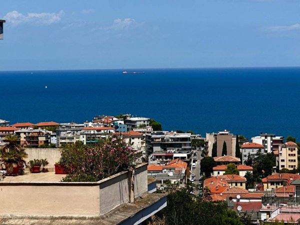 appartamento in vendita ad Ancona in zona Piano San Lazzaro