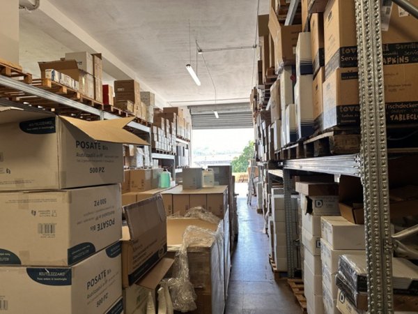 locale commerciale in vendita ad Ancona in zona Baraccola