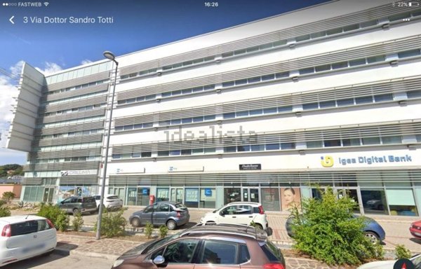negozio in vendita ad Ancona in zona Piano San Lazzaro