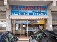 locale commerciale in vendita ad Ancona