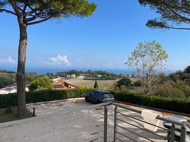appartamento in vendita ad Ancona in zona Piano San Lazzaro