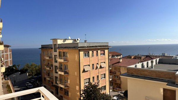 appartamento in vendita ad Ancona in zona Passetto