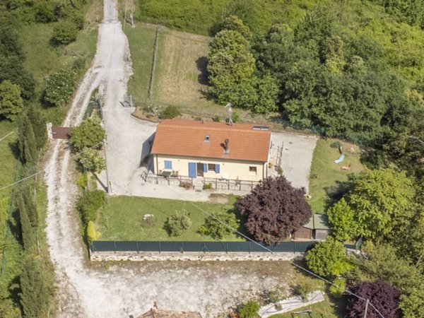 casa indipendente in vendita ad Ancona in zona Poggio d'Ancona