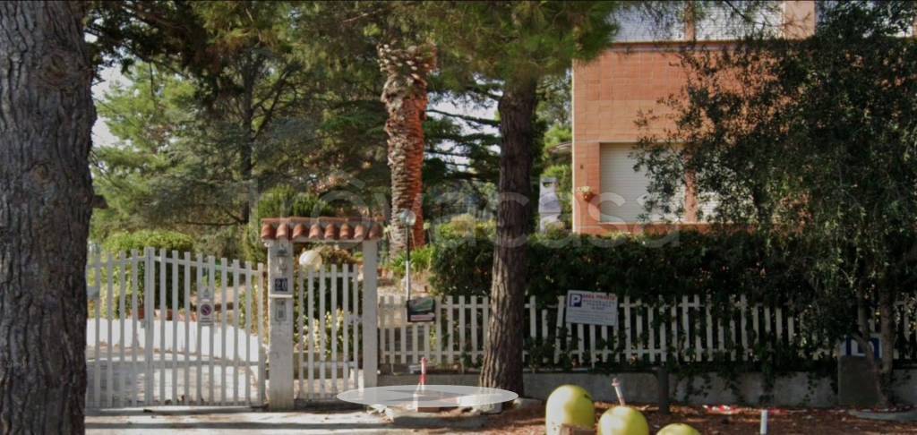 appartamento in vendita ad Ancona in zona Pietra La Croce