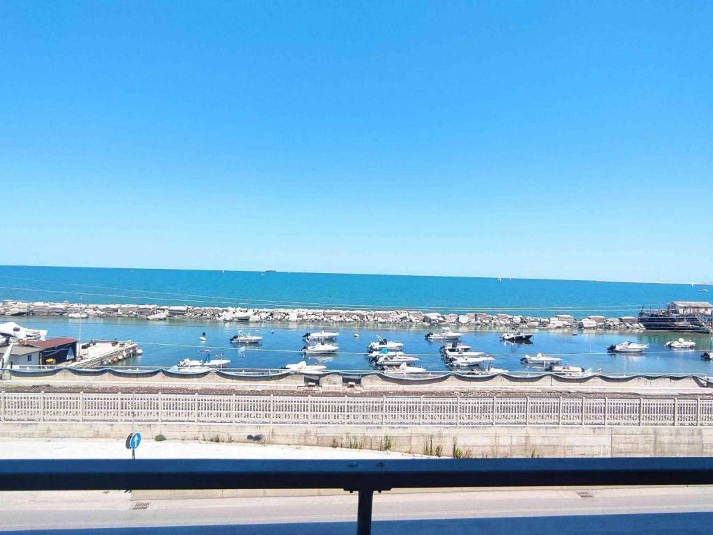 appartamento in vendita ad Ancona in zona Piano San Lazzaro