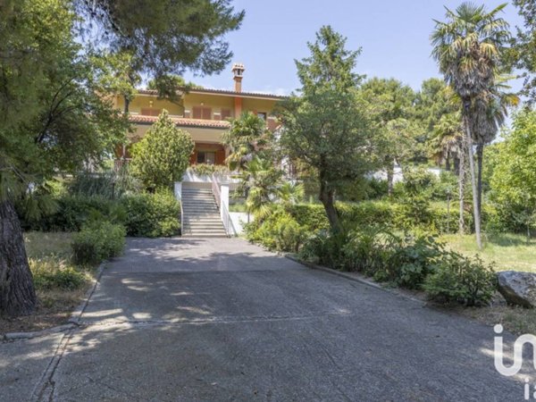 casa indipendente in vendita ad Ancona in zona Posatora