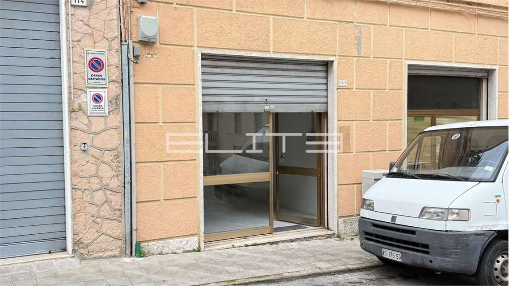 negozio in vendita ad Ancona in zona Adriatico