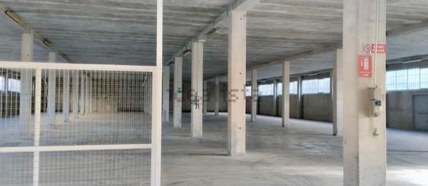 capannone in vendita ad Ancona in zona Baraccola