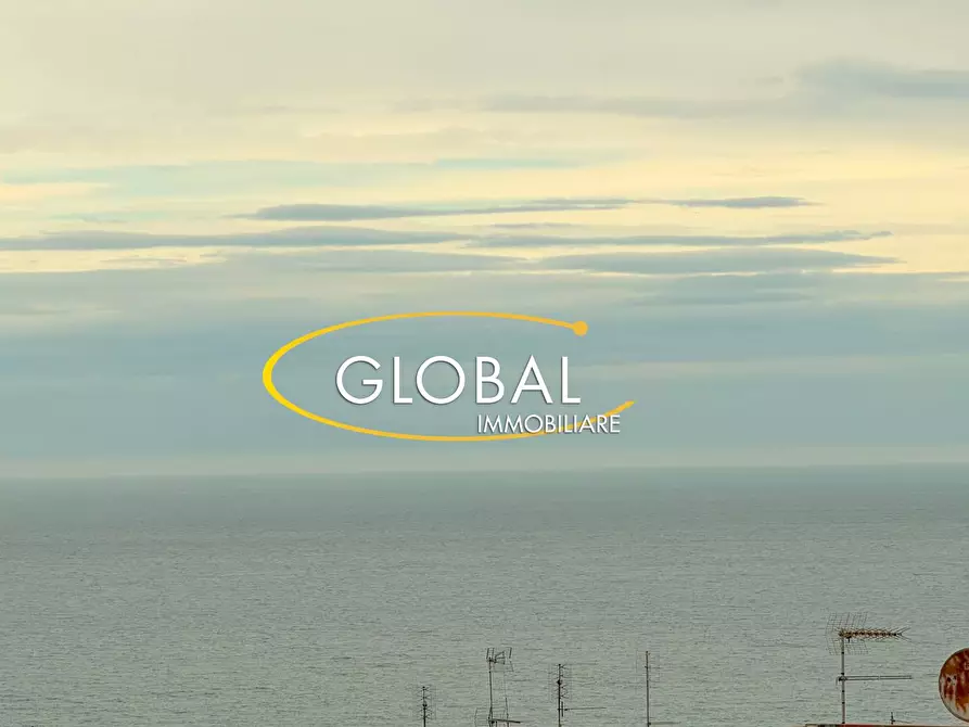 appartamento in vendita ad Ancona in zona Adriatico