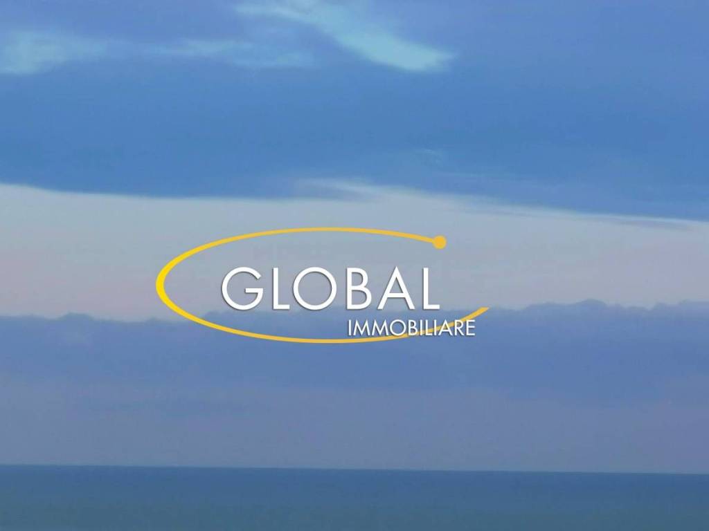 appartamento in vendita ad Ancona in zona Adriatico