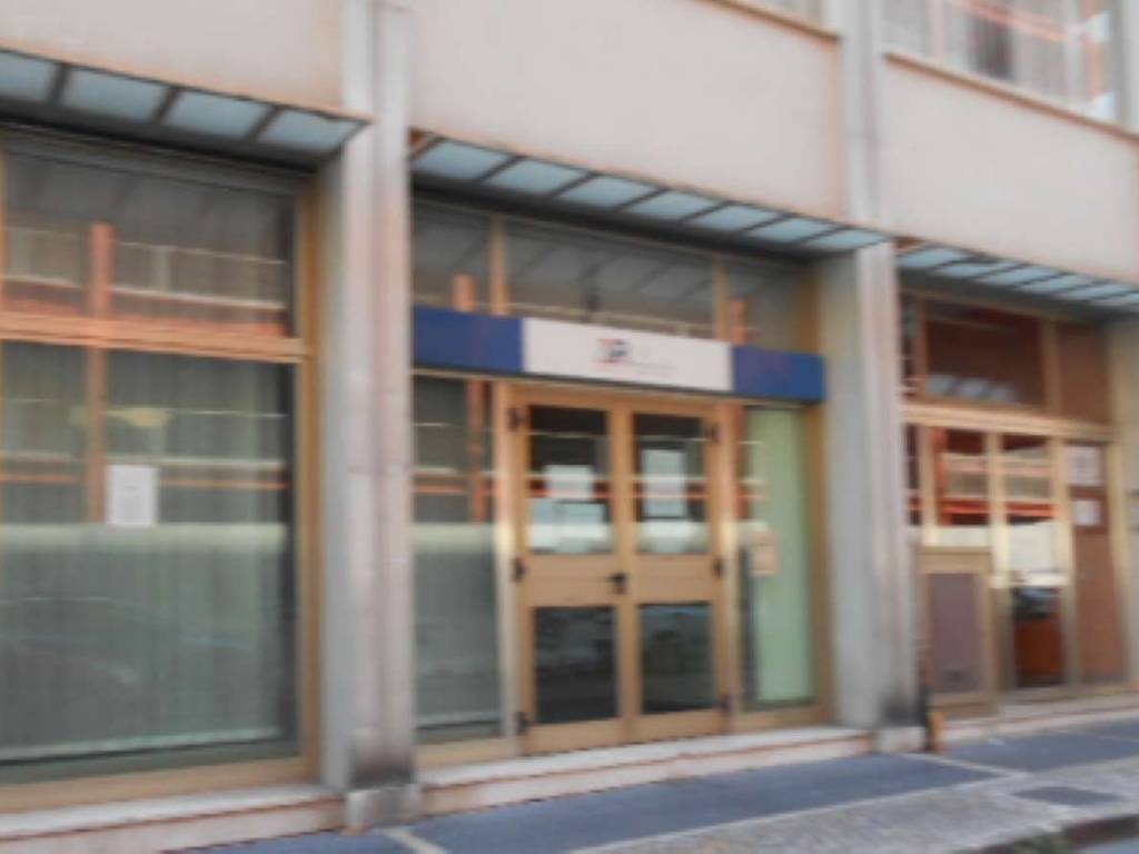 ufficio in vendita ad Ancona in zona Piano San Lazzaro