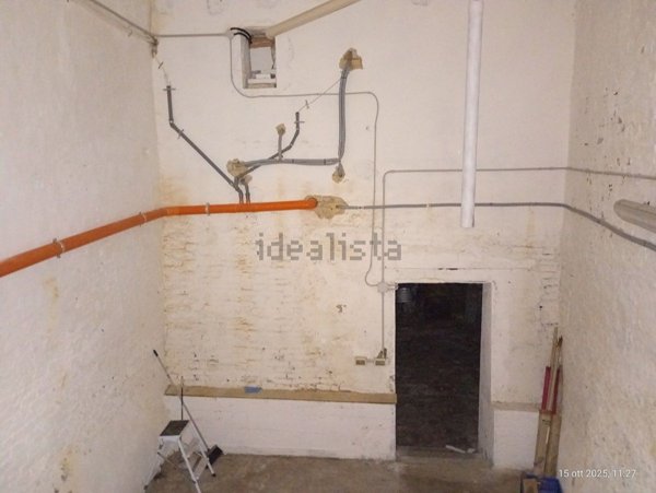 locale di sgombero in vendita ad Ancona in zona Centro Storico