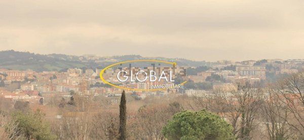 appartamento in vendita ad Ancona in zona Posatora