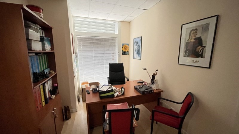 locale commerciale in vendita ad Ancona in zona Tavernelle