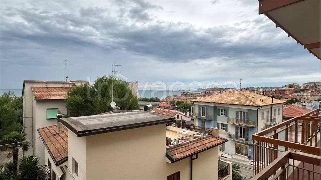 appartamento in vendita ad Ancona in zona Palombina Nuova