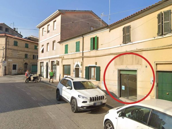 negozio in vendita ad Ancona in zona Tavernelle