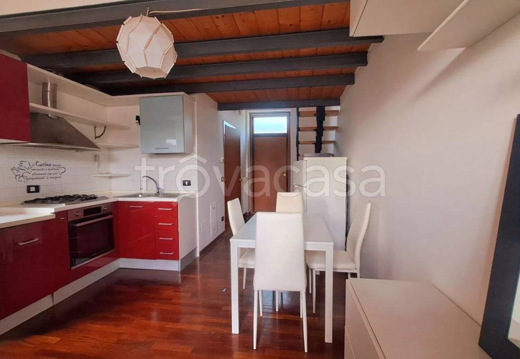 appartamento in vendita ad Ancona in zona Varano