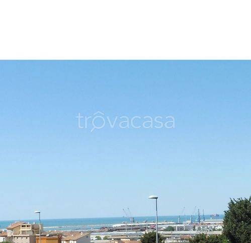 appartamento in vendita ad Ancona in zona Piano San Lazzaro