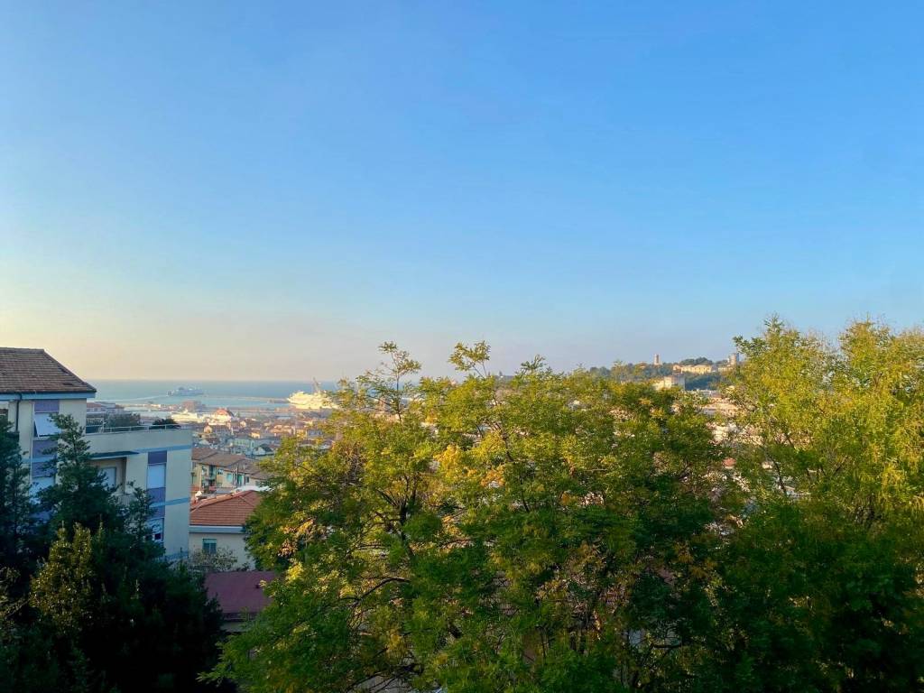 appartamento in vendita ad Ancona in zona Piano San Lazzaro