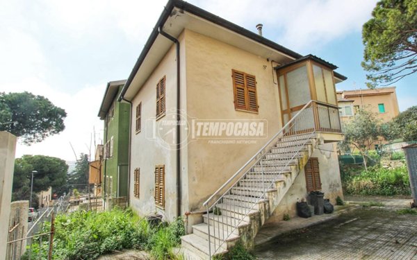casa indipendente in vendita ad Ancona in zona Piano San Lazzaro